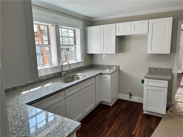 2708 Lincoln Ave - Photo 2 of 8