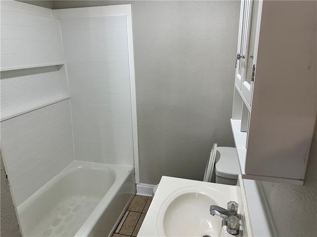 2708 Lincoln Ave - Photo 4 of 8