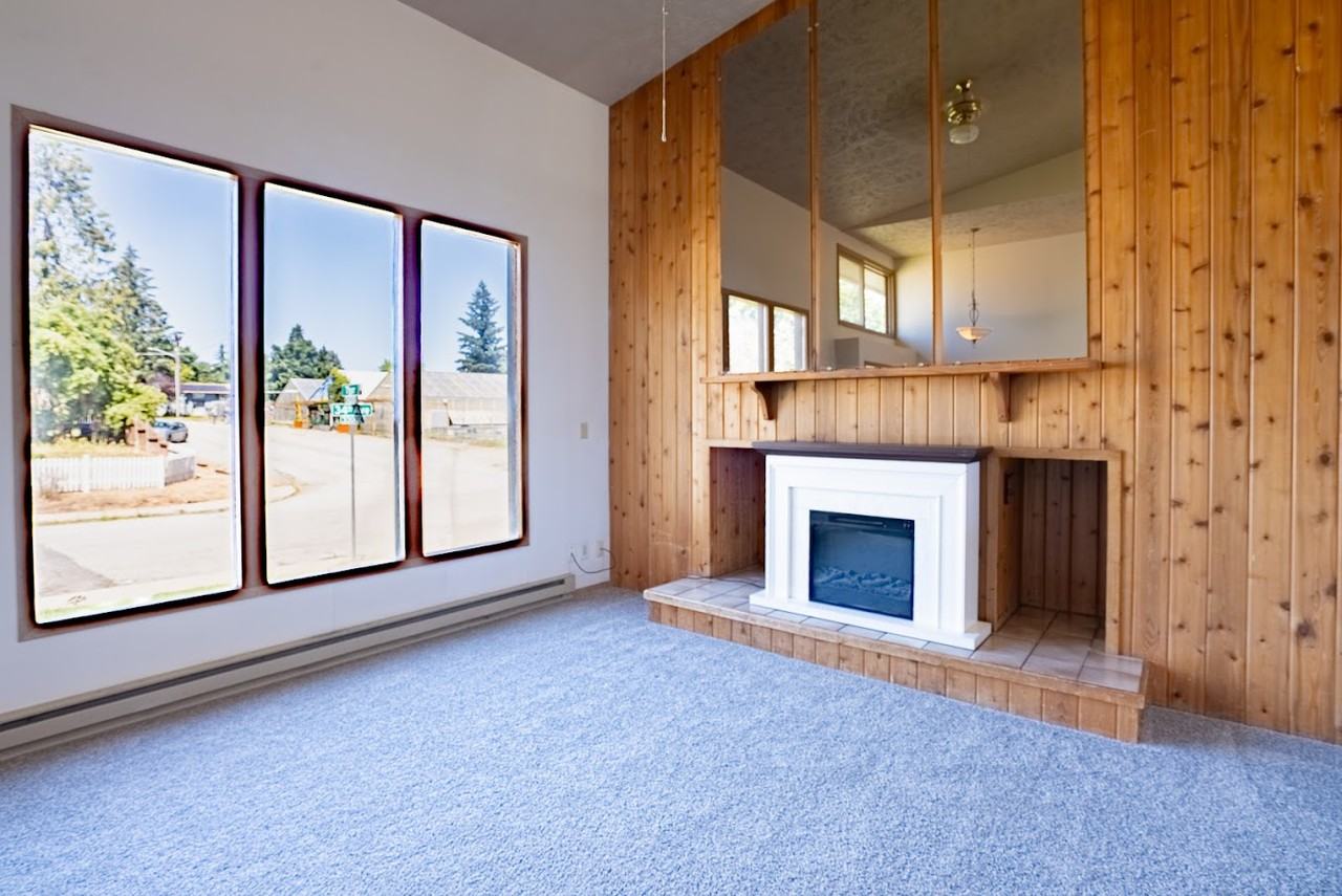 3328 E 34th Ave #1 - Photo 2 of 16