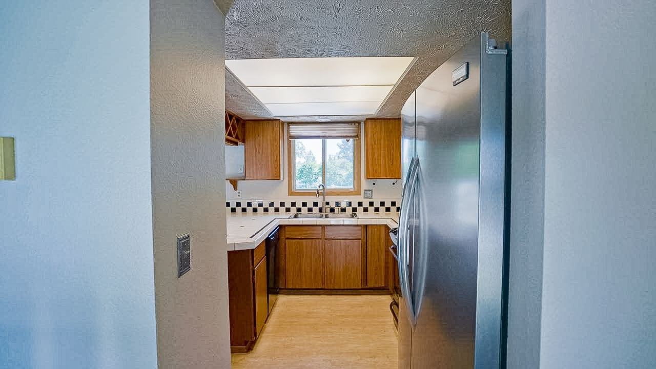 3328 E 34th Ave #1 - Photo 4 of 16