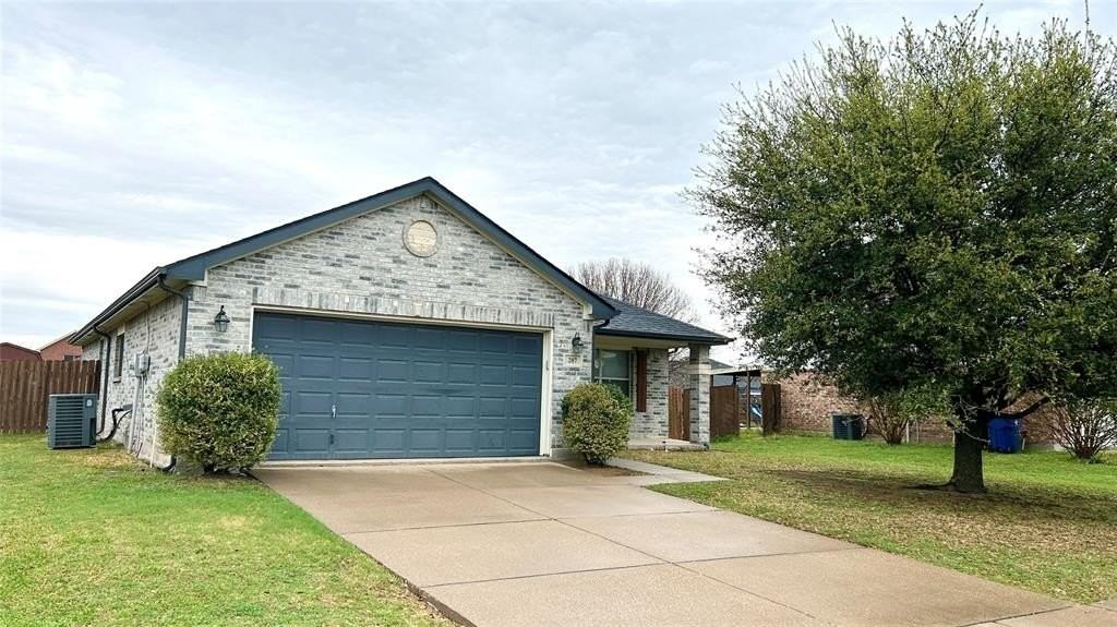 207 Blue Roan Dr - Photo 2 of 26