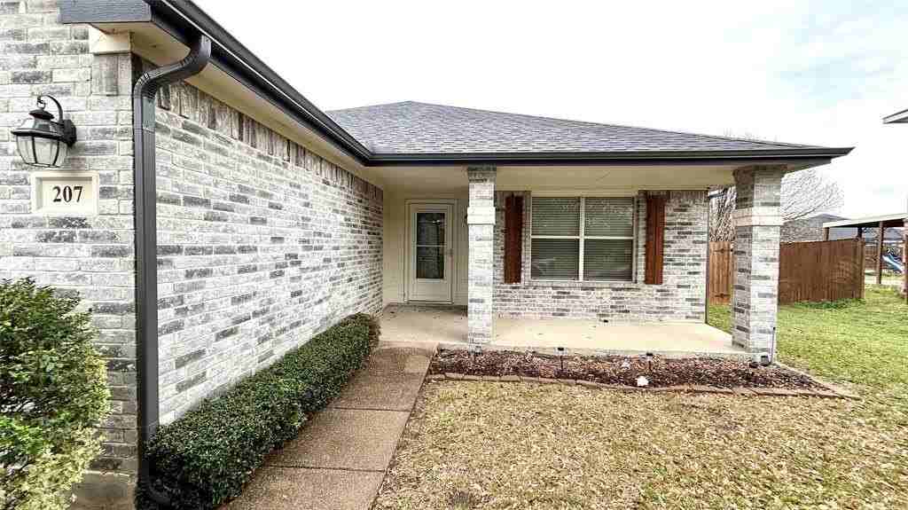 207 Blue Roan Dr - Photo 4 of 26