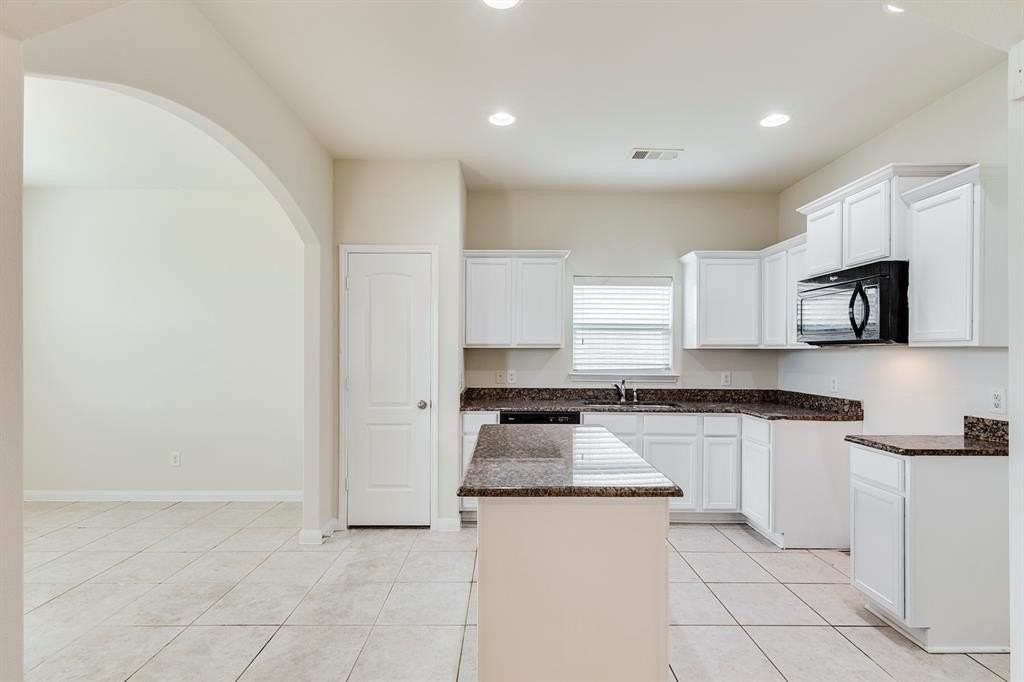 13033 Tobin Dr - Photo 2 of 13