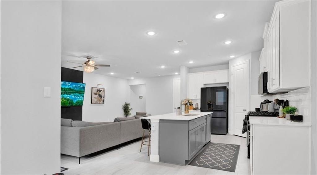 525 Teton St - Photo 2 of 23