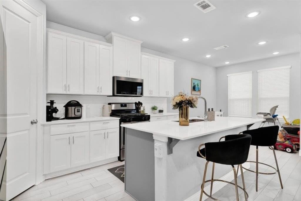 525 Teton St - Photo 4 of 23