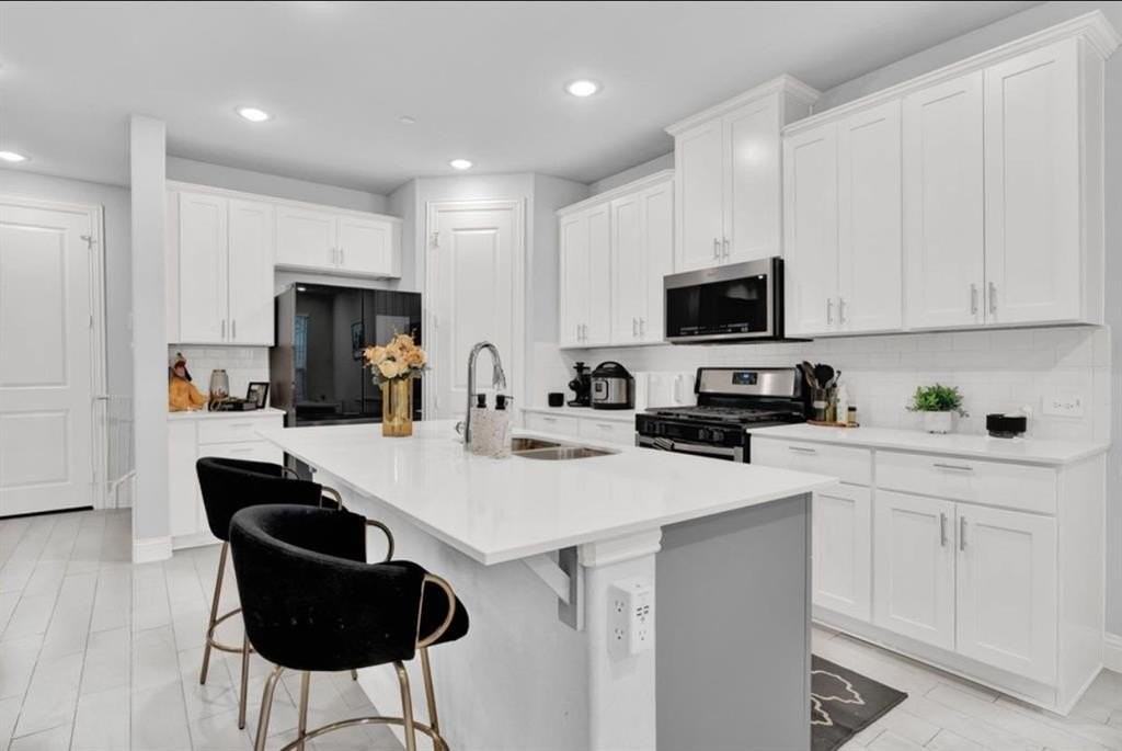 525 Teton St - Photo 6 of 23