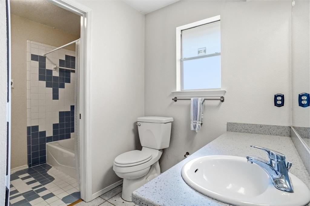 2318 Lindblad Ct - Photo 7 of 11