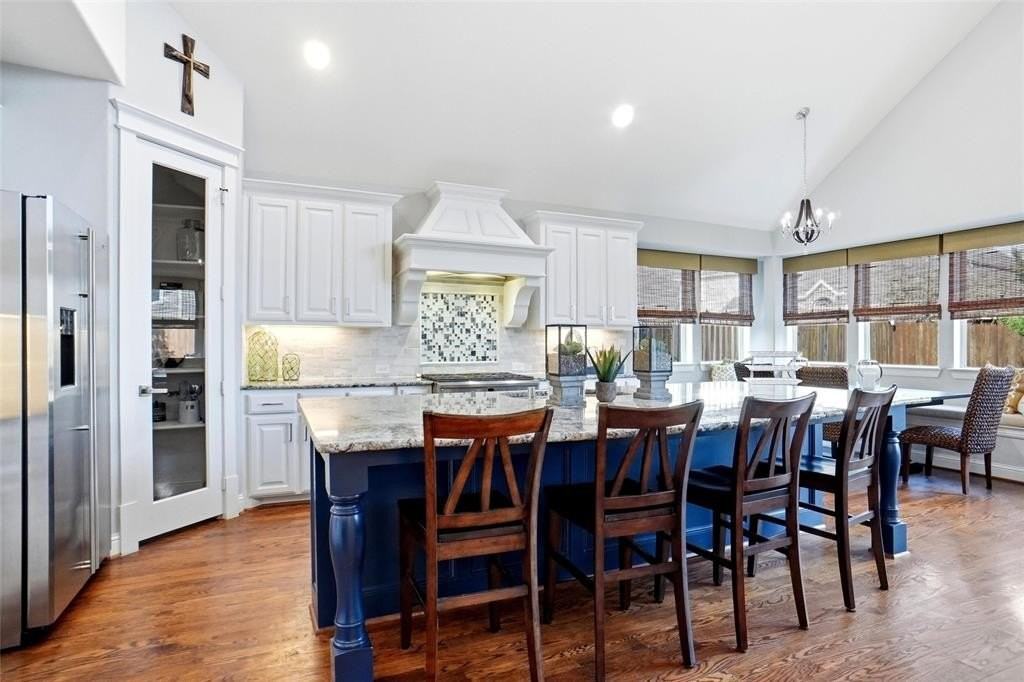 4007 Barlow Ct - Photo 5 of 33