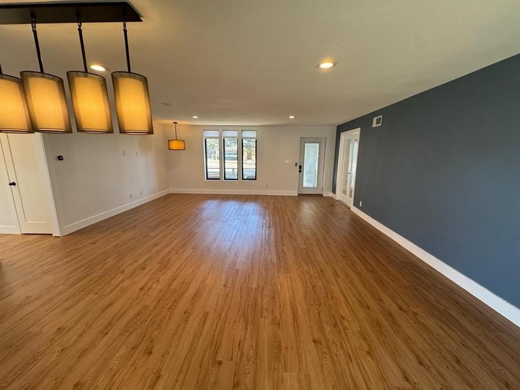 6826 Kingsbury Dr - Photo 7 of 26