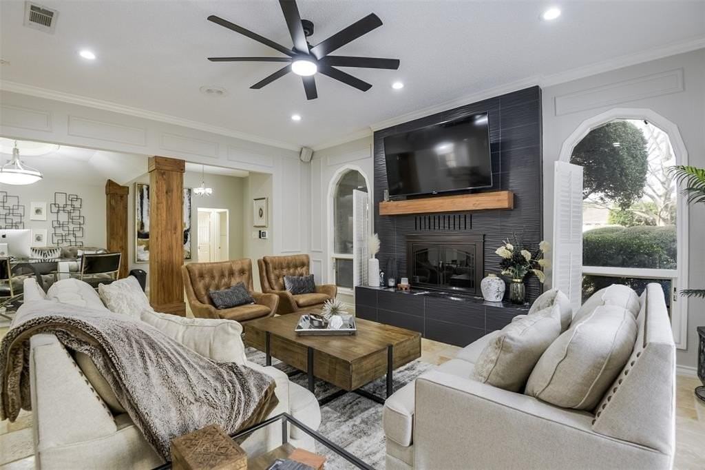 3719 Danbury Dr - Photo 6 of 40