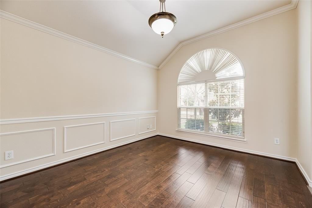 12811 Greenhaven Dr - Photo 7 of 30