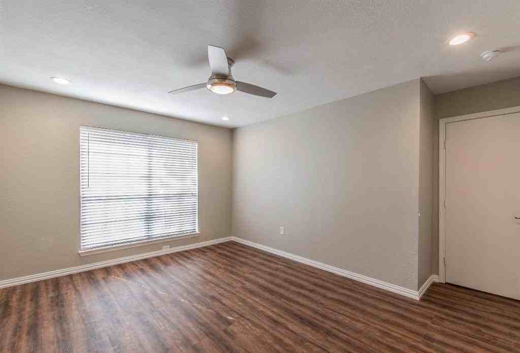 1213 Wyndham Dr - Photo 7 of 17