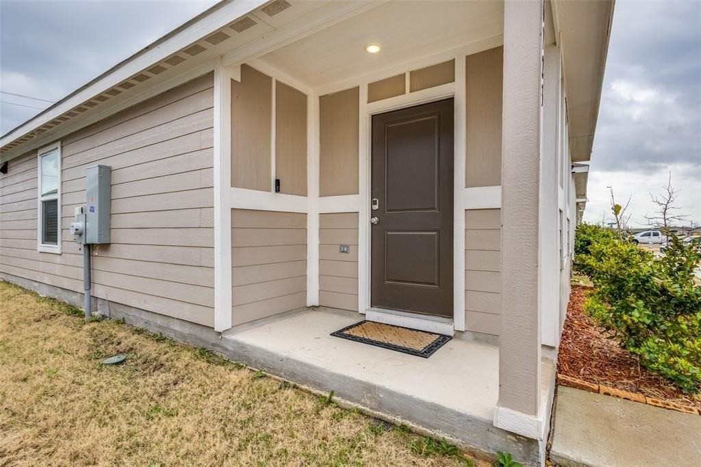 6723 Coulter Dr - Photo 4 of 25