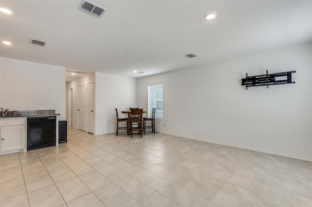 6723 Coulter Dr - Photo 6 of 25