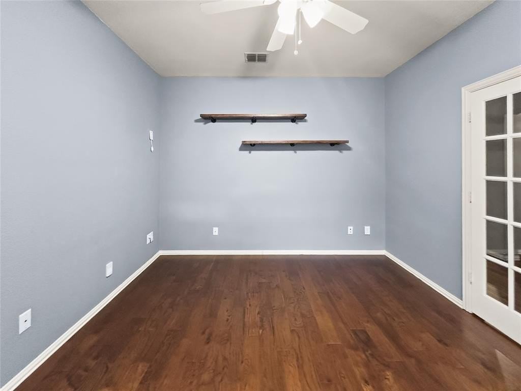 707 Dickerson Ln - Photo 3 of 24