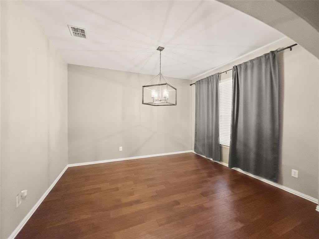 707 Dickerson Ln - Photo 6 of 24