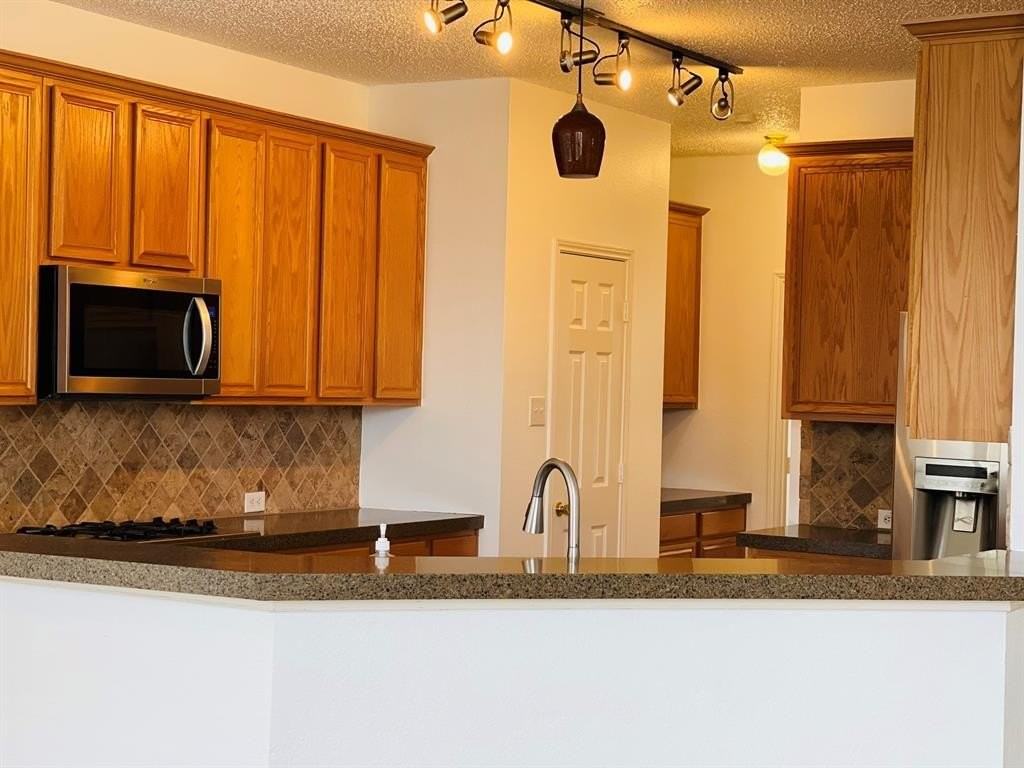 9701 Spring Dr - Photo 7 of 18