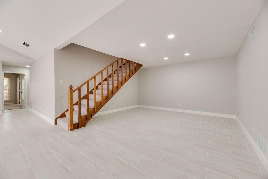 7106 Casablanca Ct - Photo 5 of 18