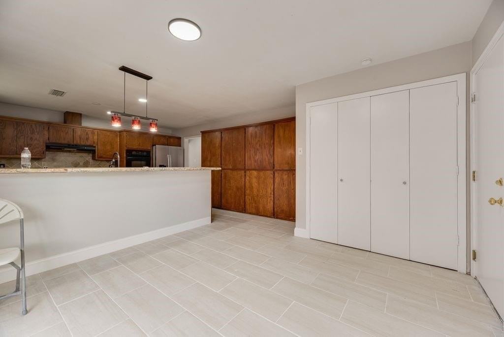 7106 Casablanca Ct - Photo 6 of 18