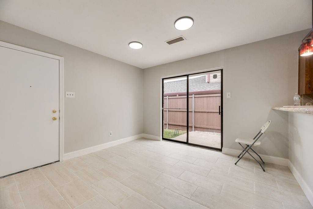 7106 Casablanca Ct - Photo 7 of 18