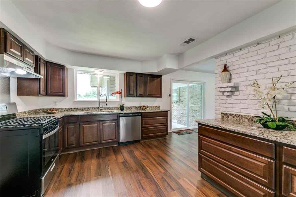 977 Green Castle Dr - Photo 3 of 25