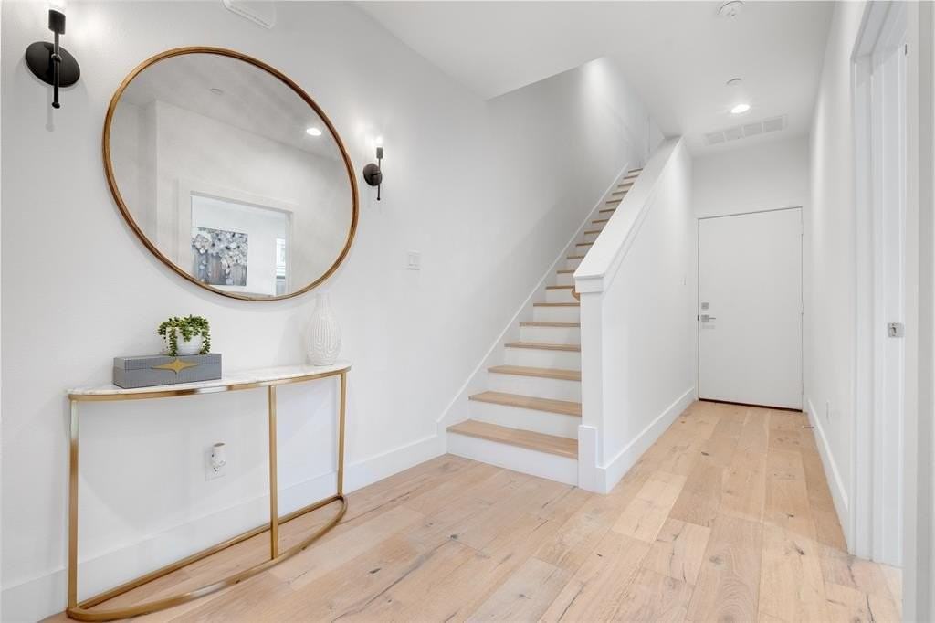 3915 N Hall St #305 - Photo 2 of 18