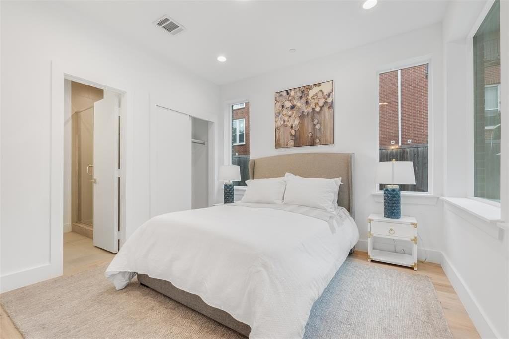 3915 N Hall St #305 - Photo 3 of 18