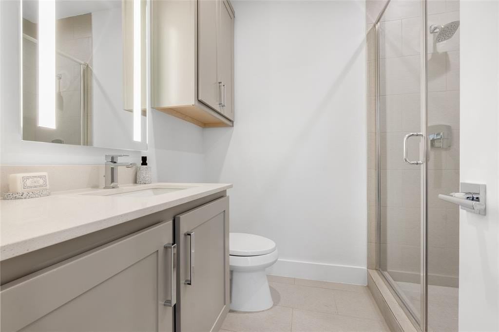 3915 N Hall St #305 - Photo 4 of 18