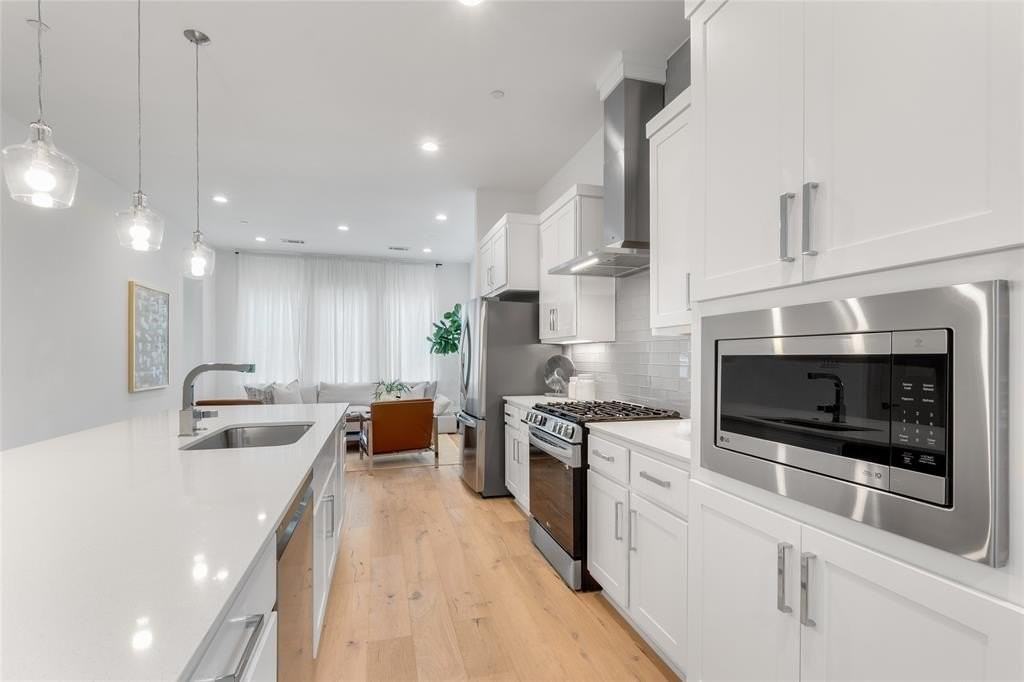 3915 N Hall St #305 - Photo 6 of 18