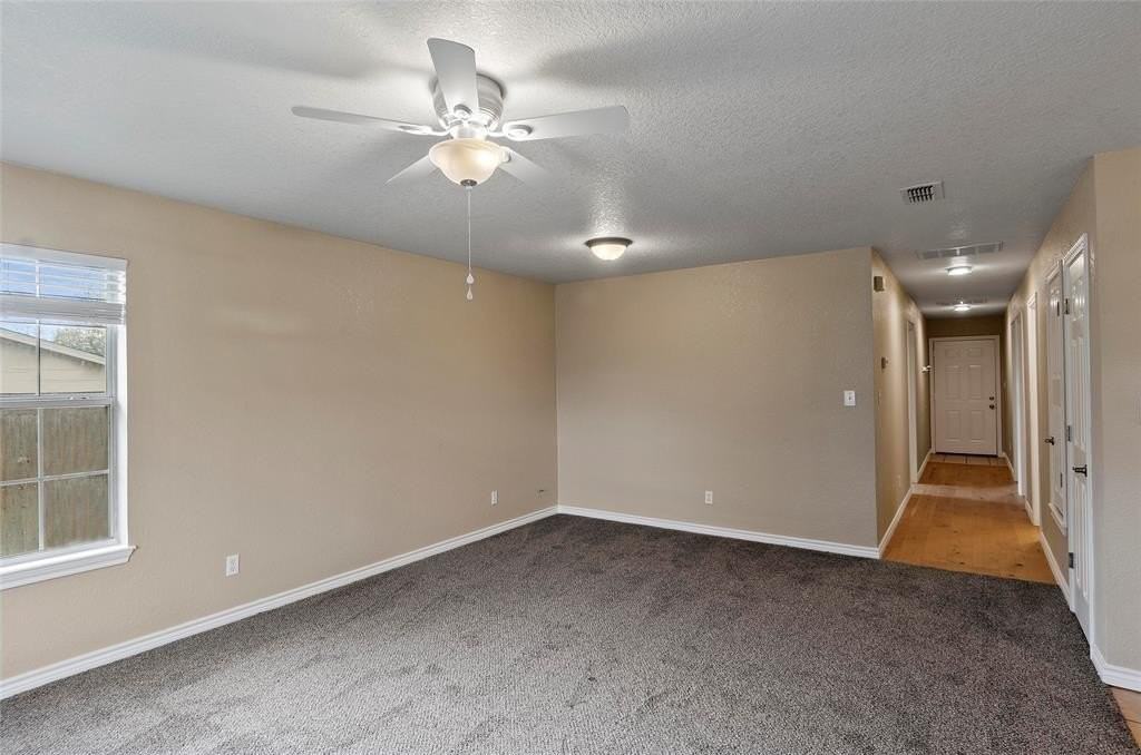 225 Oak Ct #225 - Photo 4 of 30