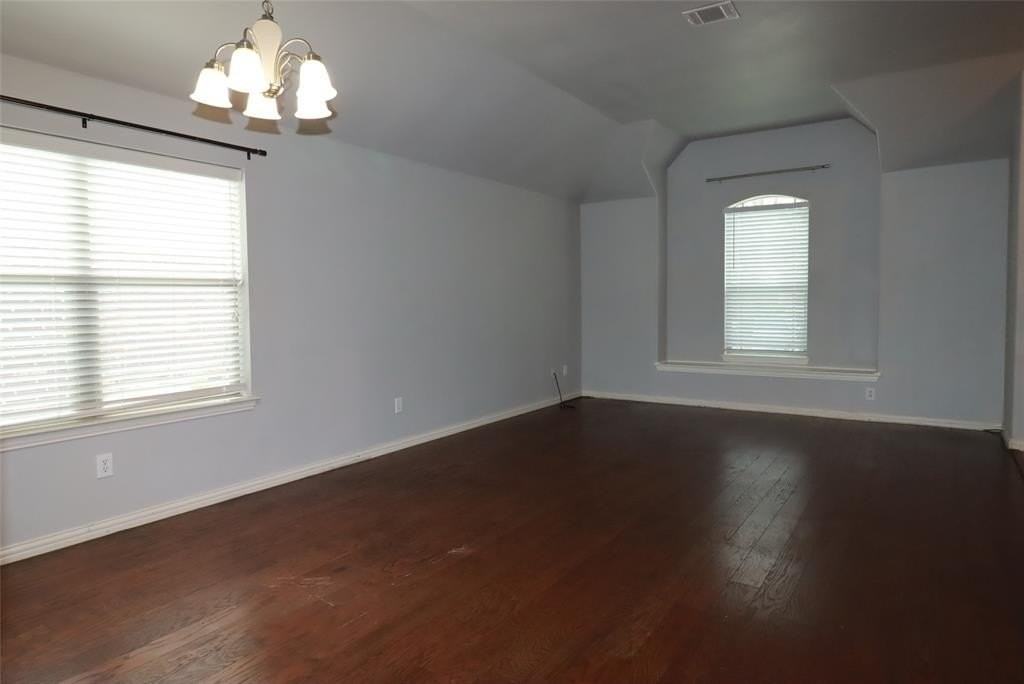 205 Cedar Creek Dr - Photo 2 of 25