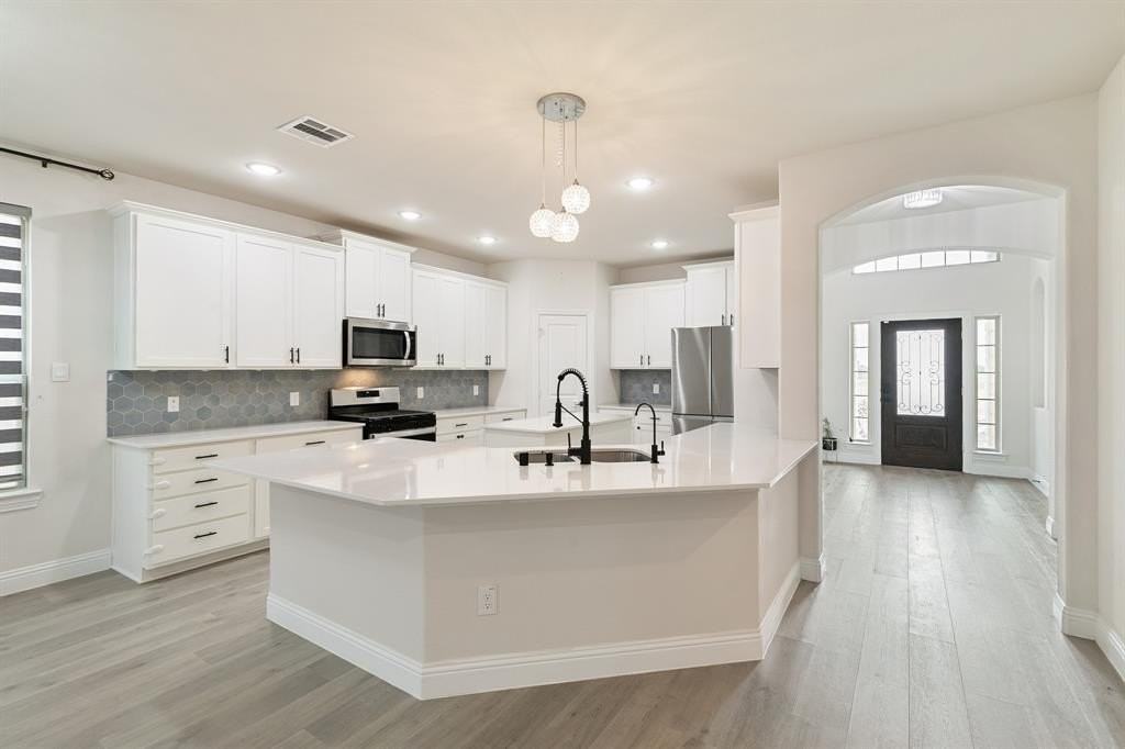 7636 Cherry Blossom Ln - Photo 2 of 34