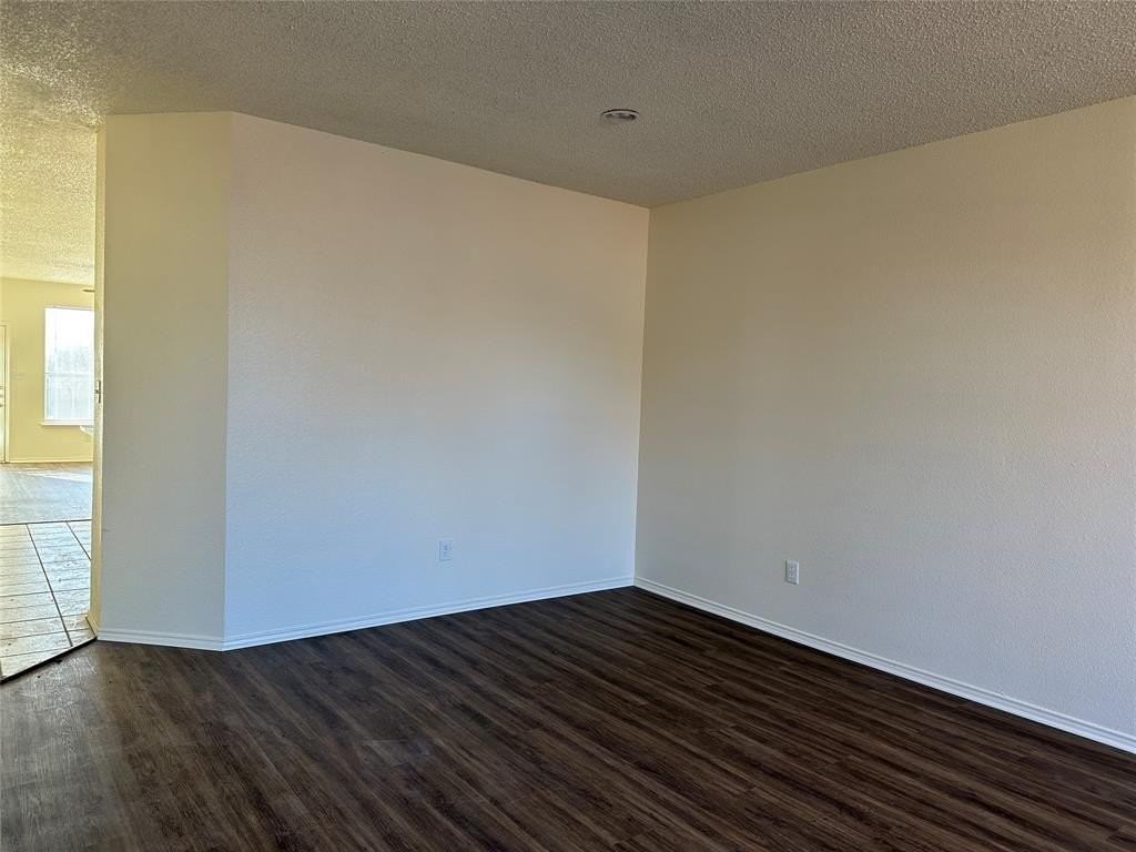 4412 Park Creek Ct - Photo 4 of 23