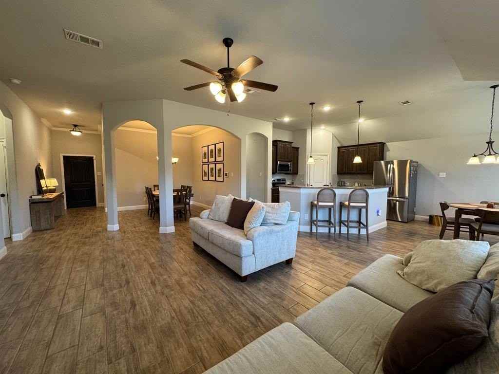 144 Landsdale Cir - Photo 3 of 17