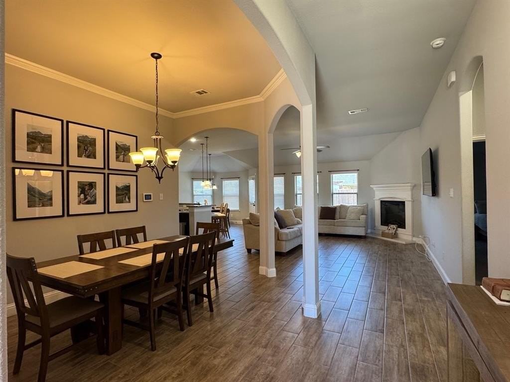 144 Landsdale Cir - Photo 5 of 17