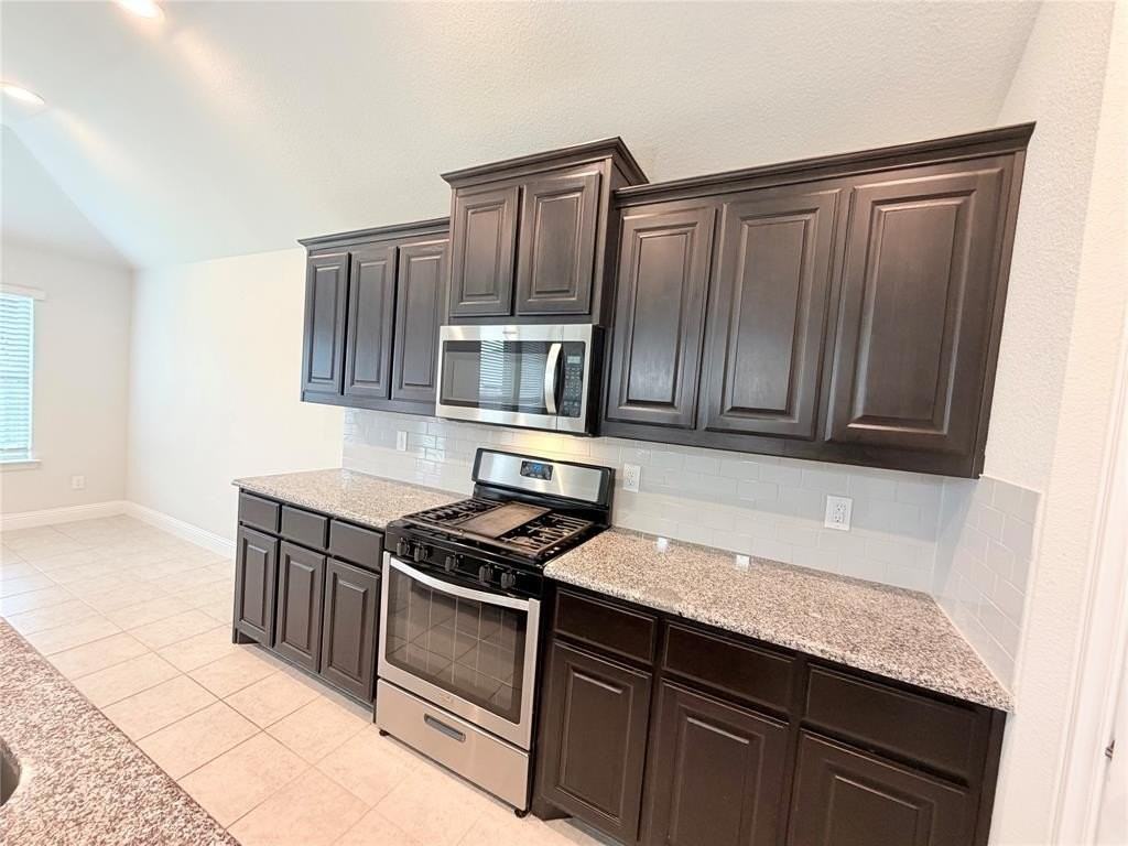 11037 Silver Falls Ct - Photo 5 of 15