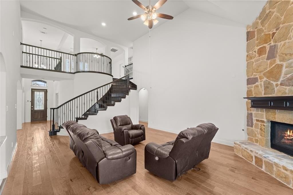 14132 Steadman Dr - Photo 6 of 40