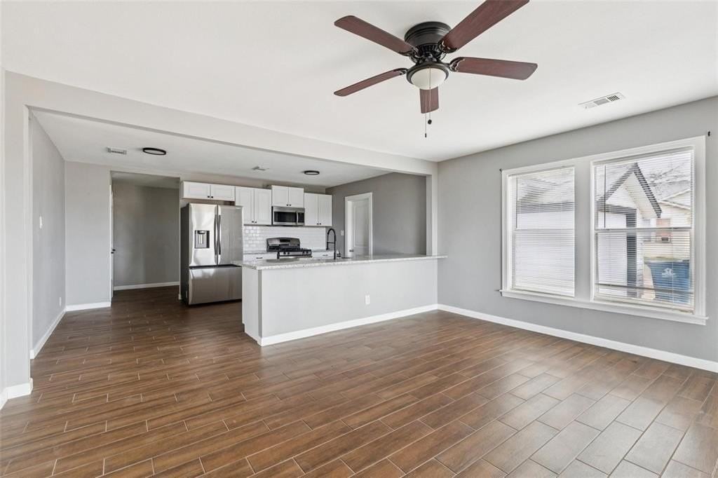 410 Ayres St - Photo 3 of 15