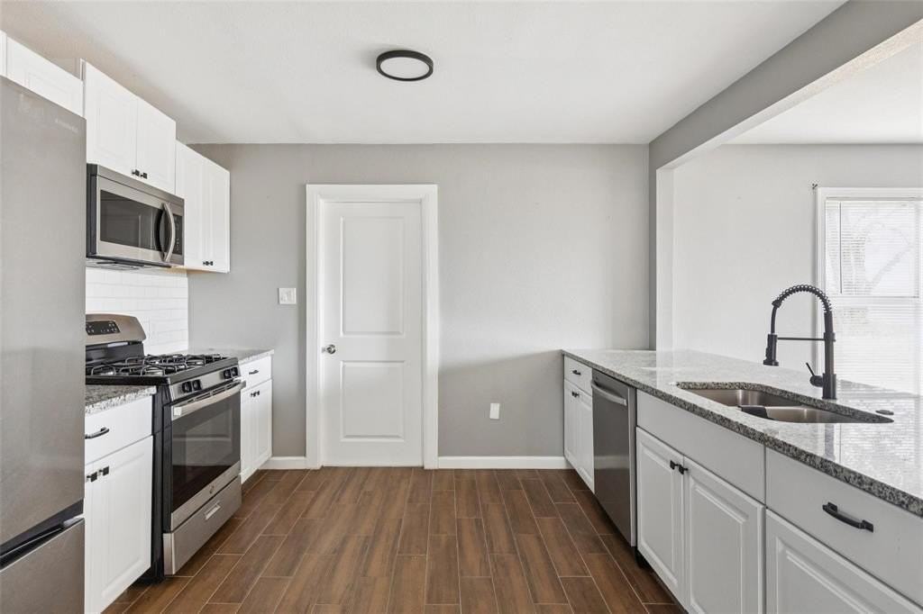 410 Ayres St - Photo 6 of 15