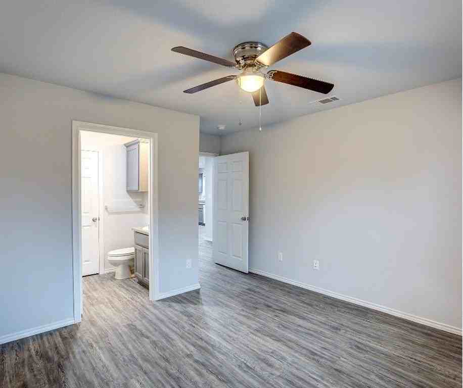 800 Sycamore St - Photo 6 of 8