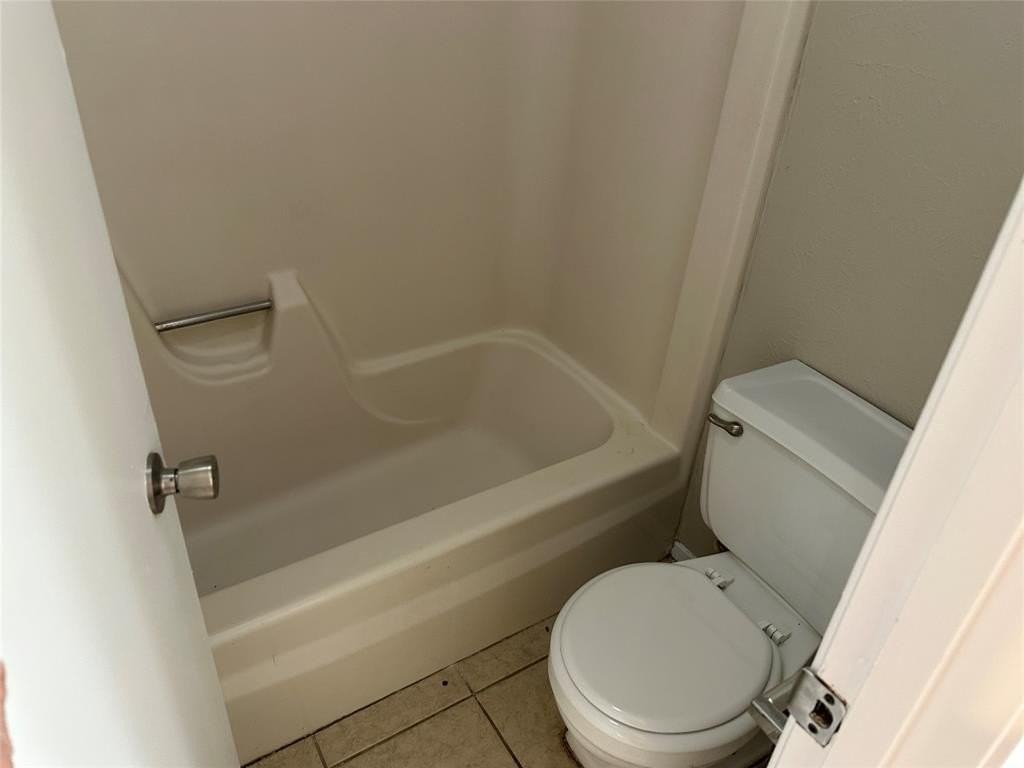 210 W 4th St - Photo 5 of 22