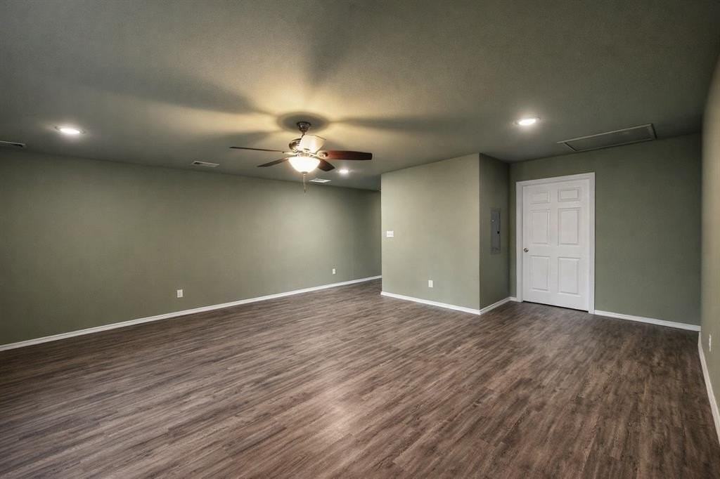 800 Sycamore St #103 - Photo 4 of 8