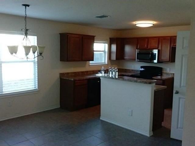 616 Fleming St - Photo 3 of 8