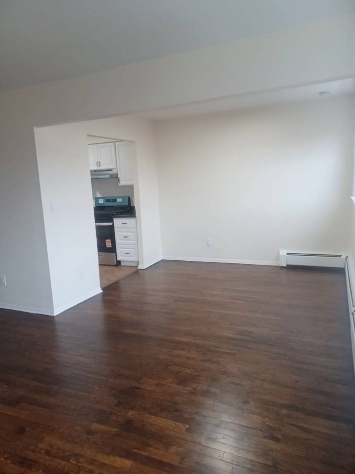 10300 102nd St #2 - Photo 4 of 16