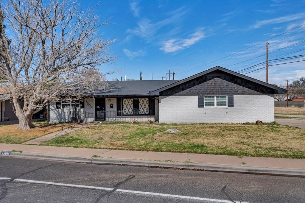 1300 Bonham Ave - Photo 2 of 24