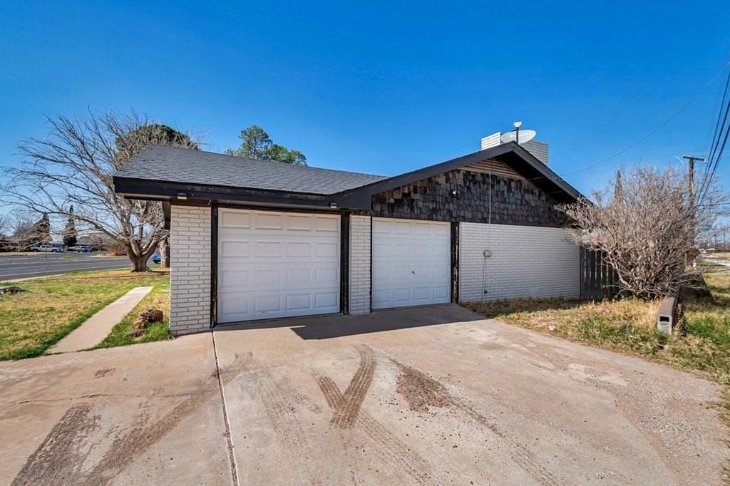 1300 Bonham Ave - Photo 3 of 24