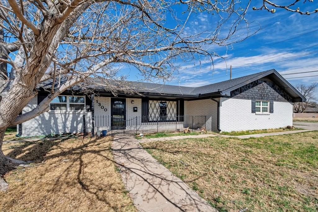 1300 Bonham Ave - Photo 4 of 24