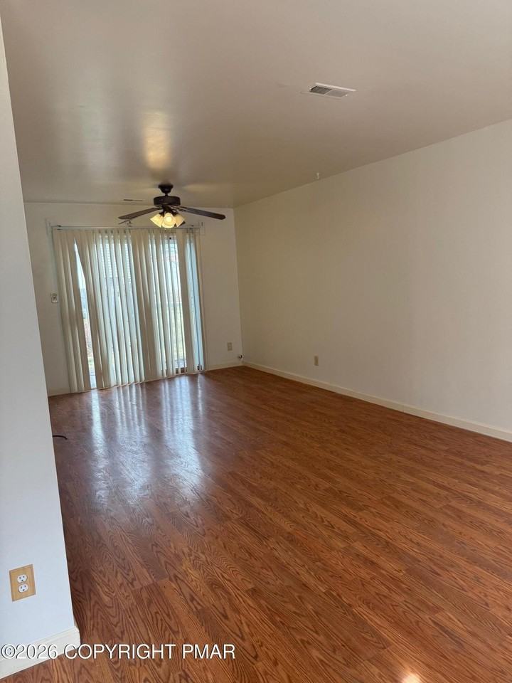 16 Spring Ln Unit 16 - Photo 3 of 22