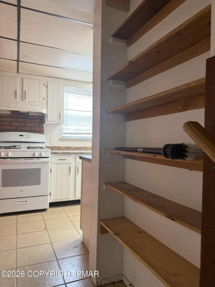 16 Spring Ln Unit 16 - Photo 5 of 22