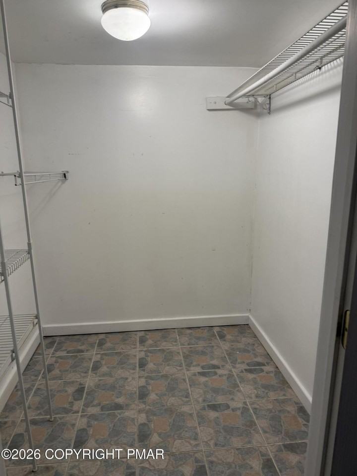 16 Spring Ln Unit 16 - Photo 7 of 22